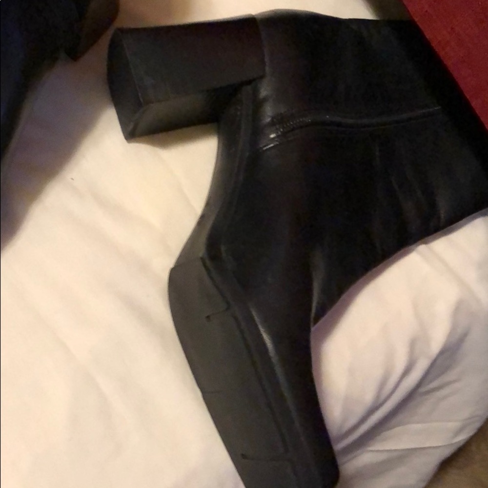 Boots - Picture 2 of 4